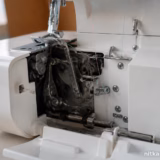 Janome 793PG: як заправити петлителі