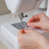 Janome Juno 513: як встановити лапку для блискавки