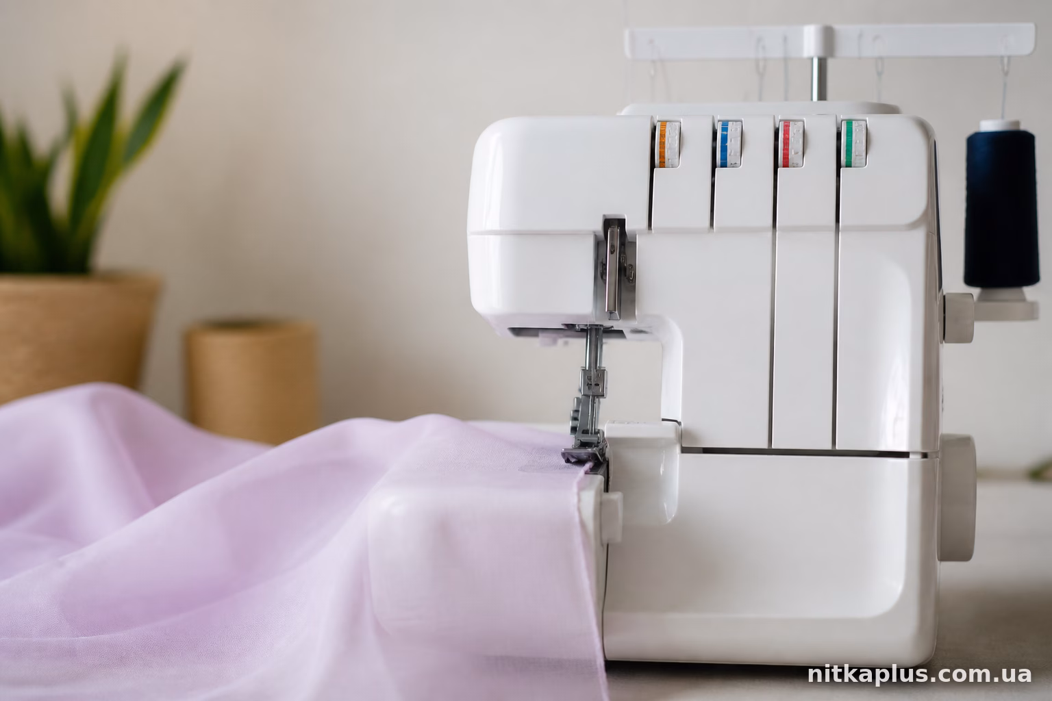 Janome MyLock 210D: як налаштувати натяг для тонкої тканини