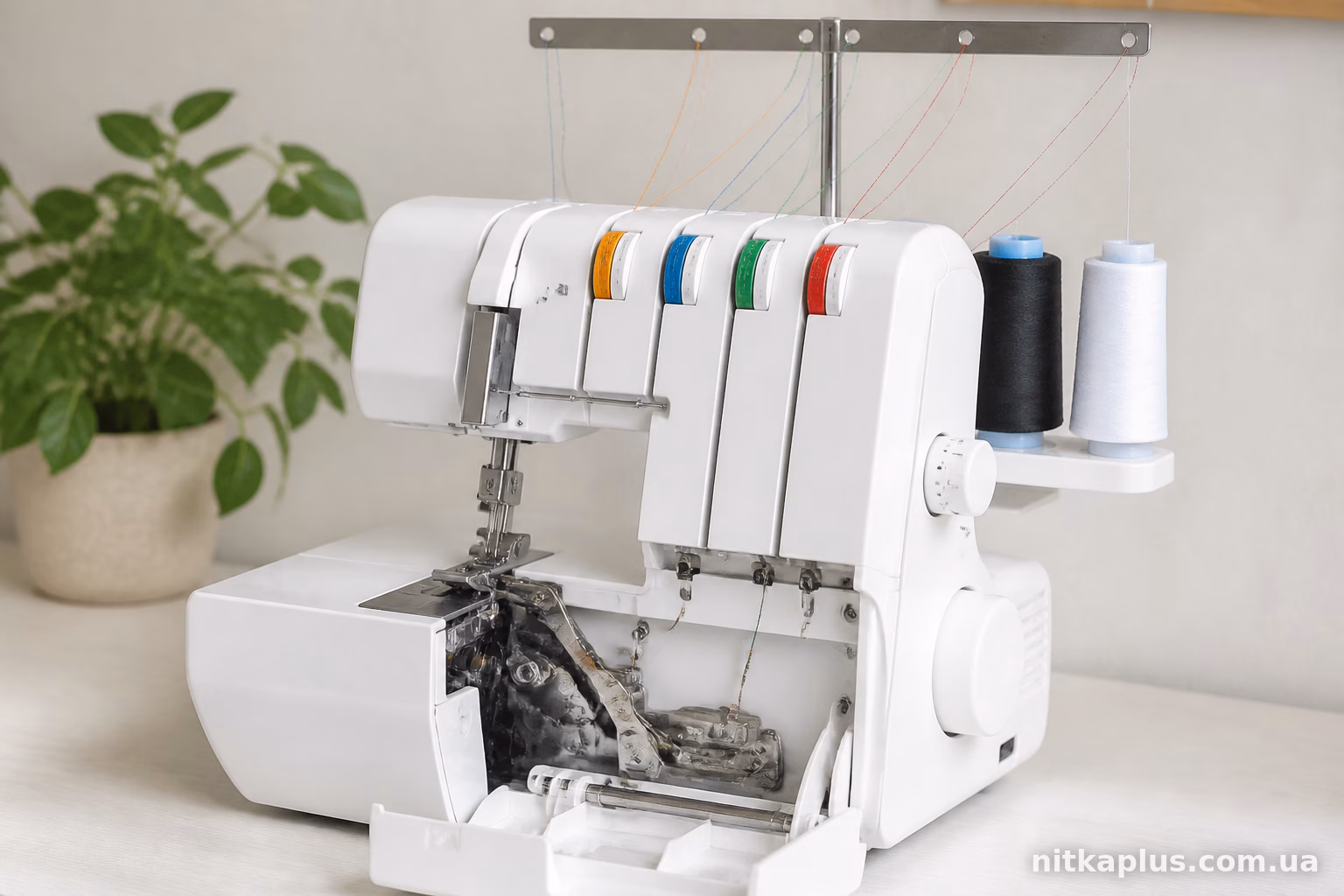 Minerva M840DS: як заправити нитки по кольоровій схемі